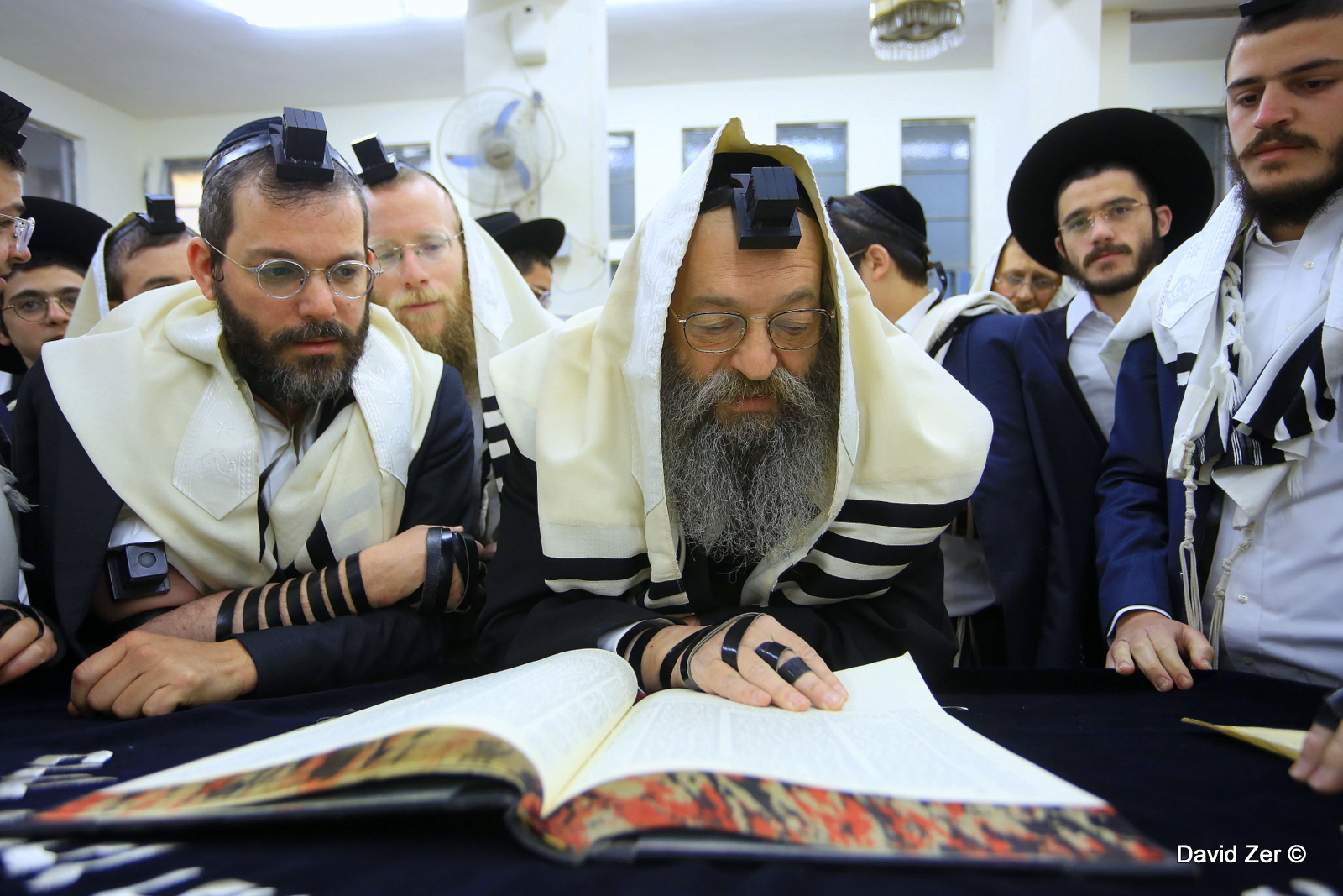 מורינו הגראי”ש בסיום חצי ש”ס בערב ראש השנה