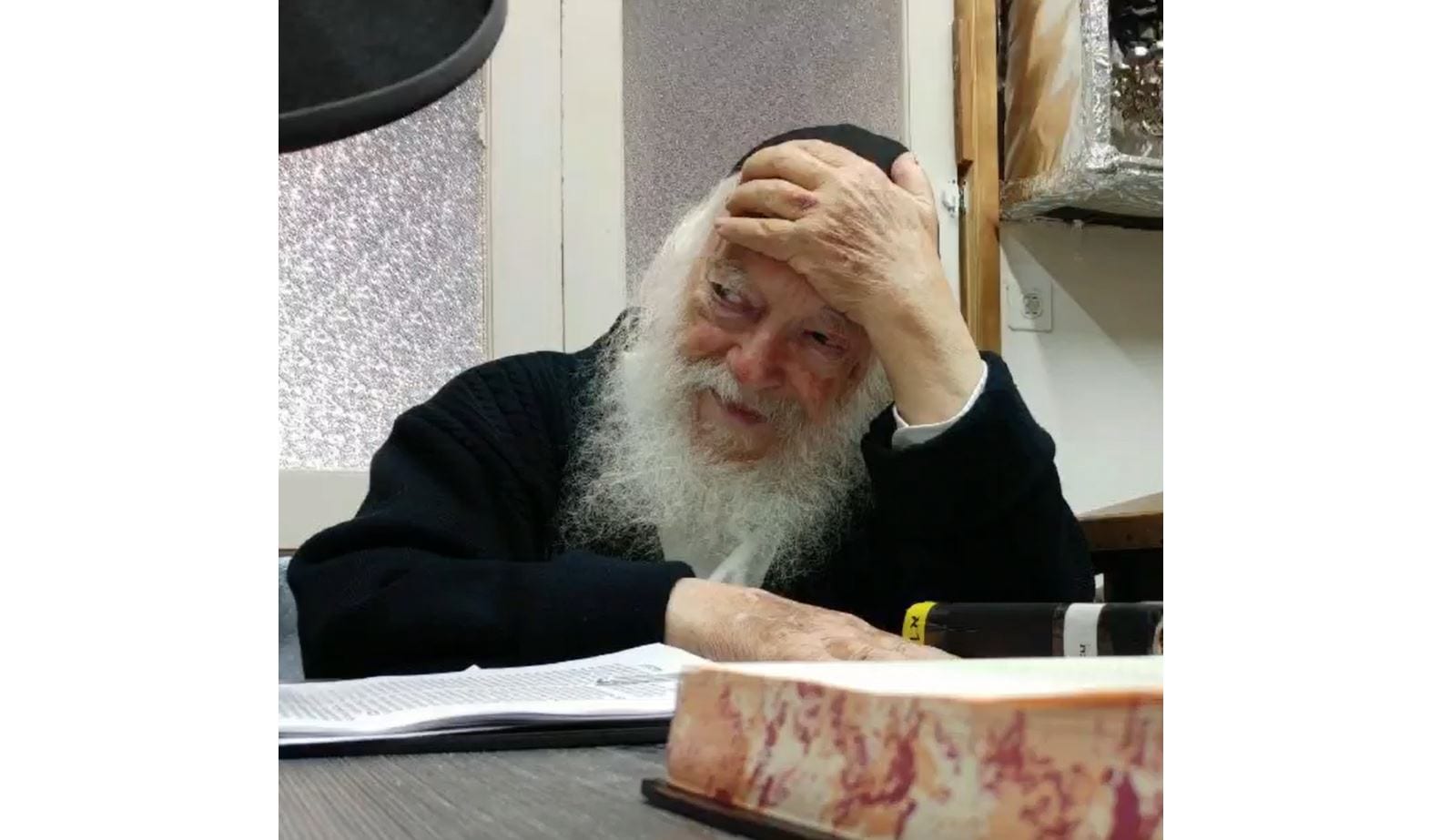 From the Daf Yomi: “ידא אפותא דרגא לשינתא” Maran Shlita is accustomed to advising the words of the Gemara to those suffering from insomnia.