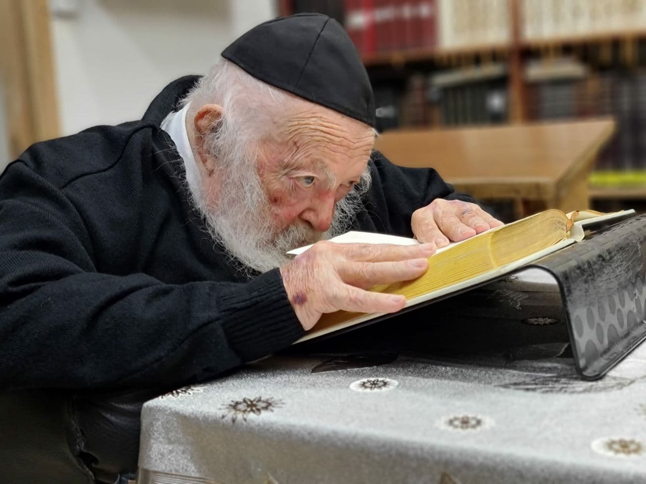 אורך ימים אשביעהו