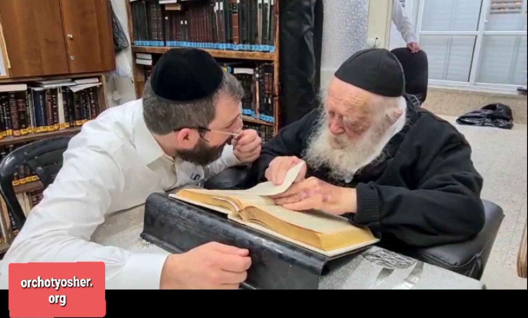 Watch: Maran Shlita says: Get Vaccinated!