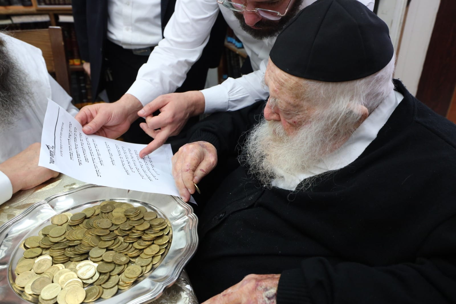 Rav Chaim Benching names submitted on Orchot Yosher on Zos Chanukah!