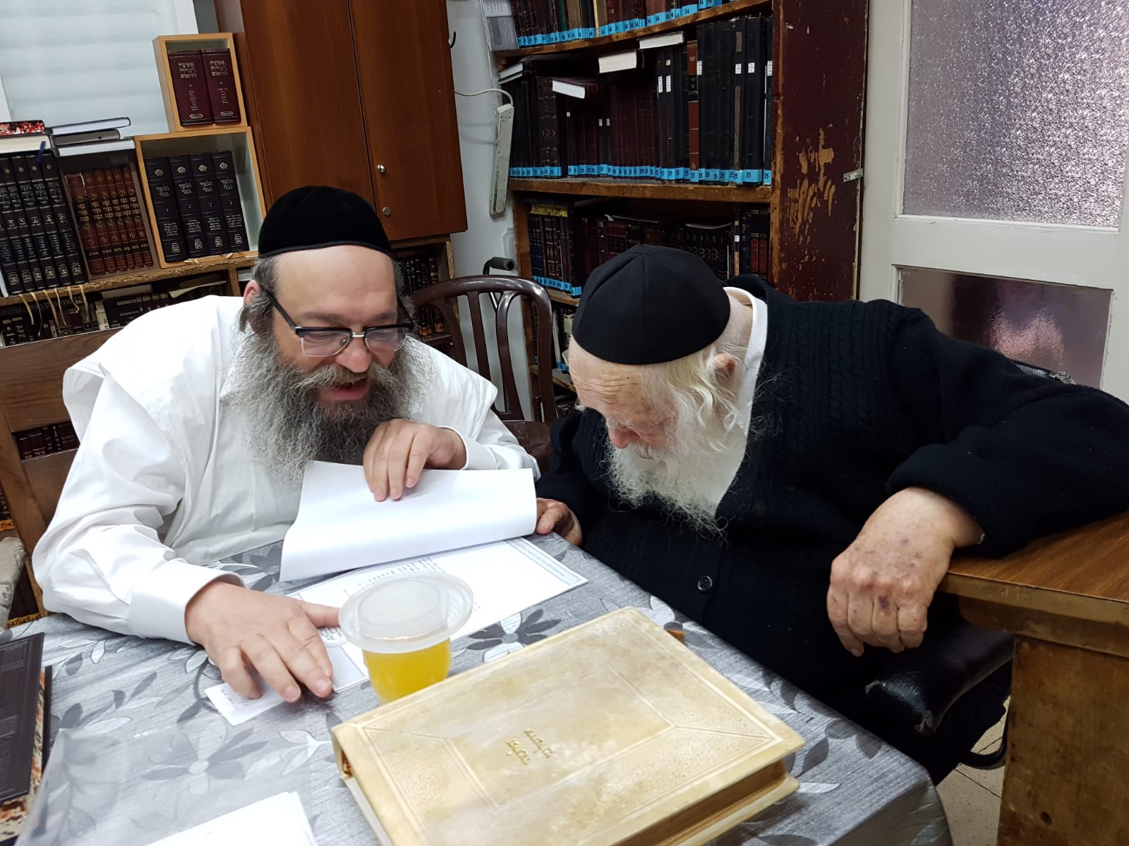 Rav Shaya Kanievsky shlita, son of Rav Chaim zt”l,  and the Nais Nuchal